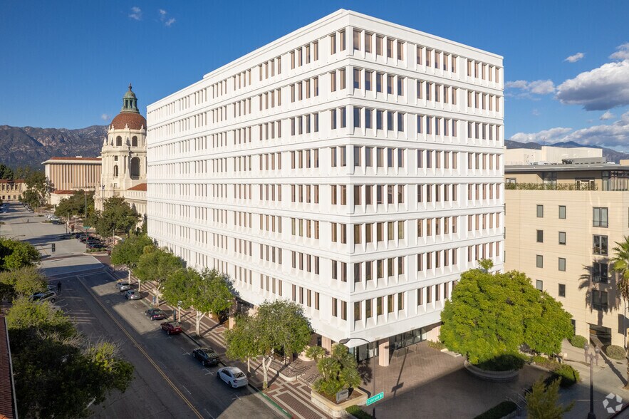 301 E Colorado Blvd, Pasadena, CA à louer - Photo de l’immeuble – Image 1 sur 14
