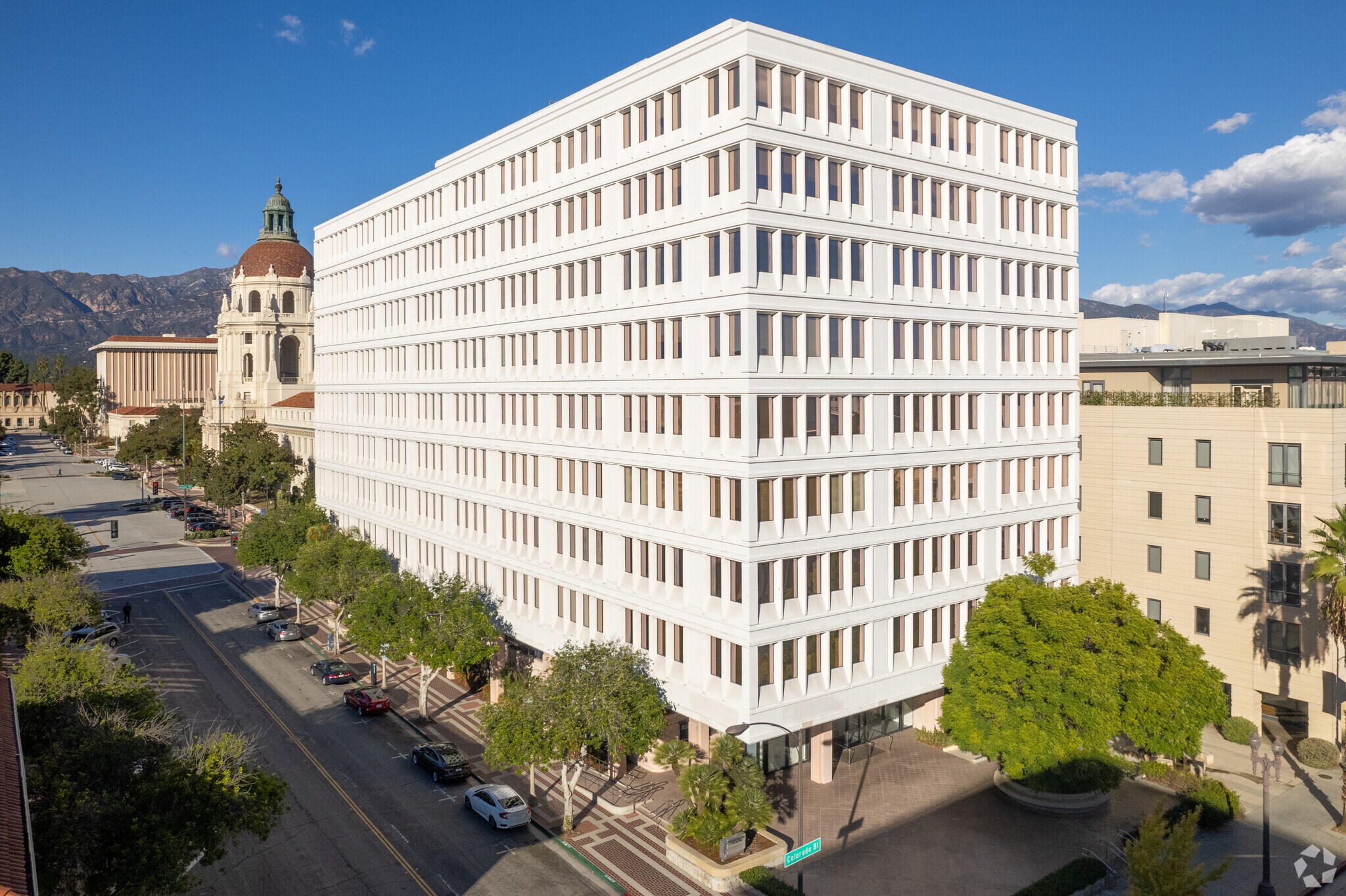 301 E Colorado Blvd, Pasadena, CA à louer Photo principale– Image 1 sur 17