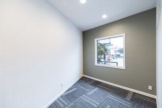 8414 SW Barbur Blvd, Portland, OR à louer Photo intérieure– Image 1 sur 4