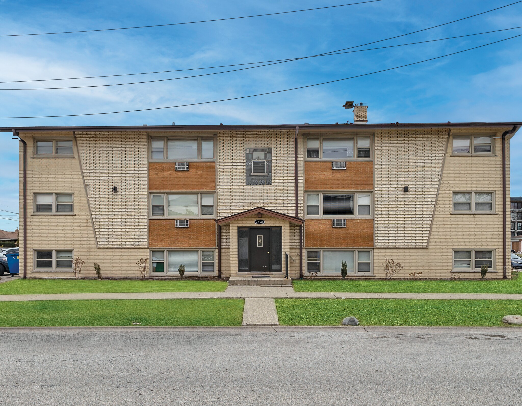 7538 W Lawrence Ave, Harwood Heights, IL à vendre Photo de l’immeuble– Image 1 sur 18