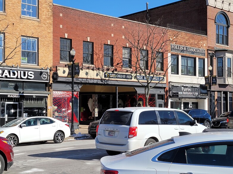 17 Lincolnway, Valparaiso, IN à louer - Photo principale – Image 1 sur 3