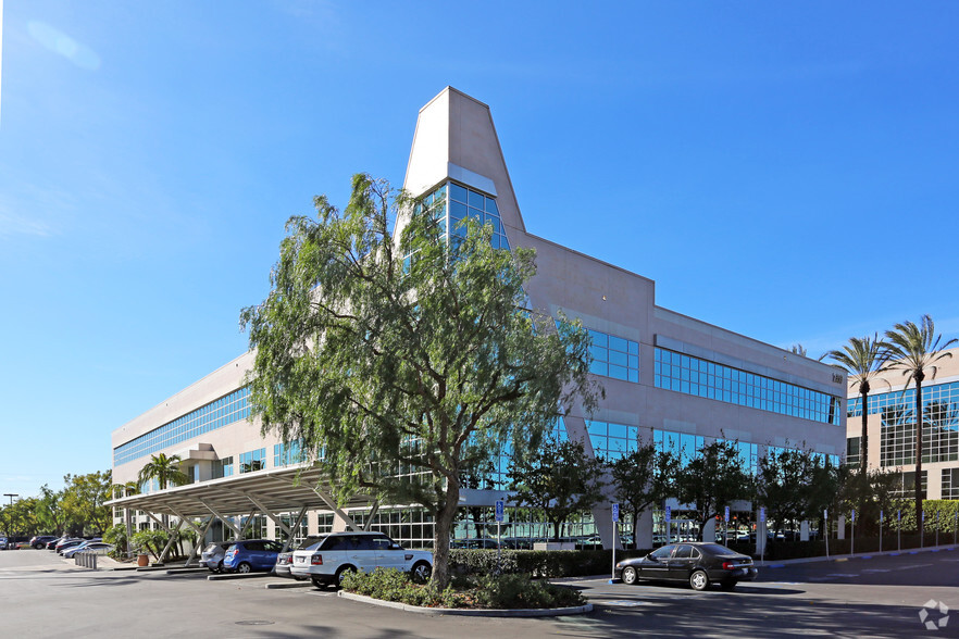 2350 Empire Ave, Burbank, CA à vendre - Photo principale – Image 1 sur 3