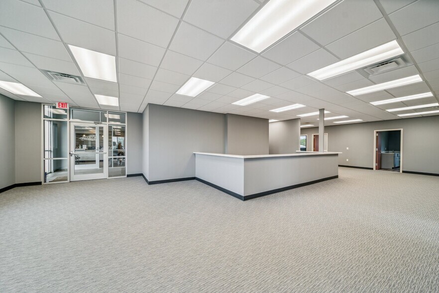 9940 E 81st St, Tulsa, OK à louer - Photo de l’immeuble – Image 3 sur 13