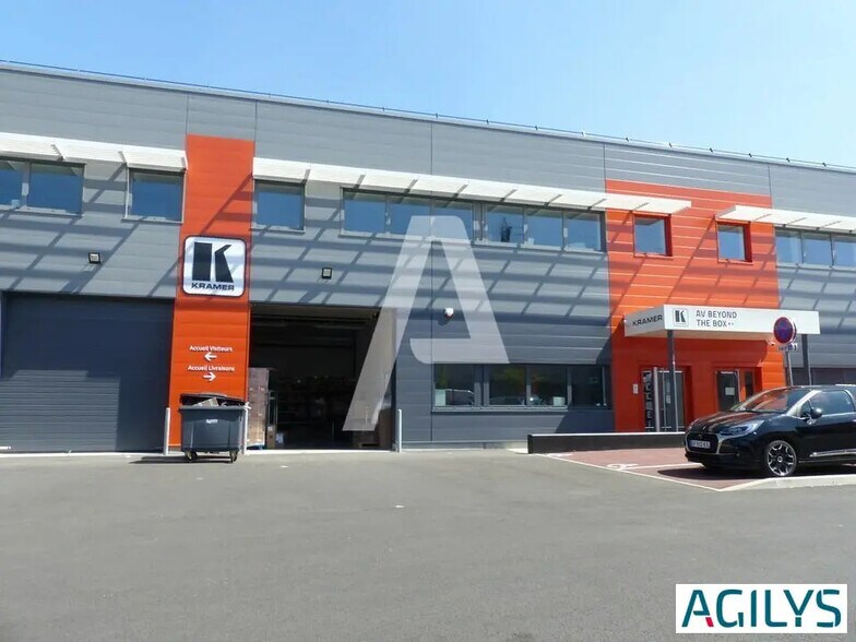 Local d’activités dans Palaiseau à louer - Photo de l’immeuble – Image 2 sur 7