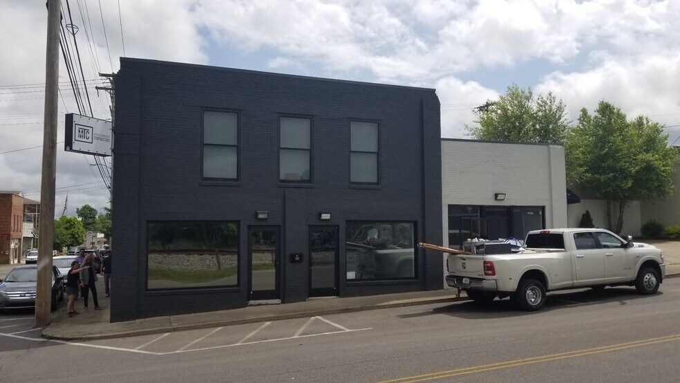 105 W Railroad St, Dickson, TN à louer - Photo de l’immeuble – Image 1 sur 7