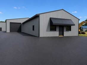 301 Industrial Dr, Constantine, MI à louer Photo de l’immeuble– Image 1 sur 2