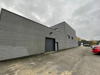 Plus de détails pour Local d'activités à louer