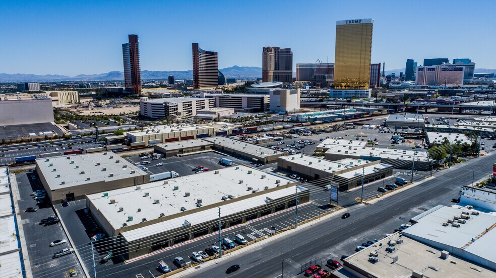 2910 S Highland Dr, Las Vegas, NV à louer - Photo de l’immeuble – Image 3 sur 6