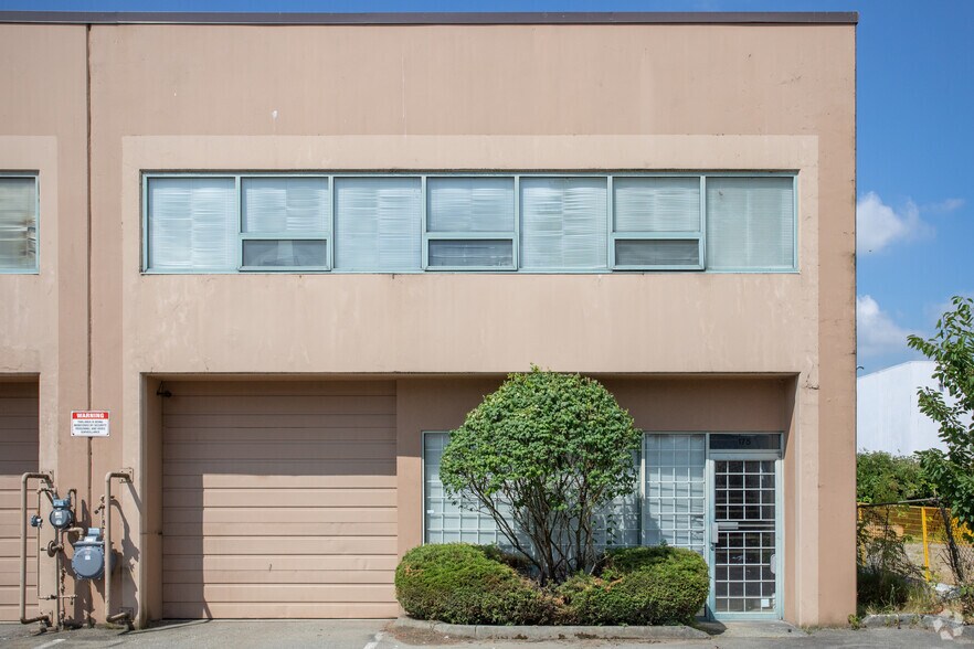 6755 Graybar Rd, Richmond, BC à louer - Photo de l’immeuble – Image 3 sur 3