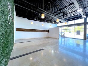 2723 Yale St, Houston, TX à louer Photo de l’immeuble– Image 2 sur 25