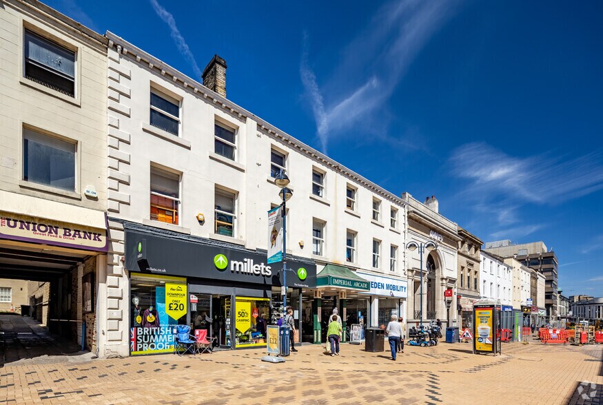2-17 Imperial Arcade, Huddersfield à louer - Photo de l’immeuble – Image 3 sur 4