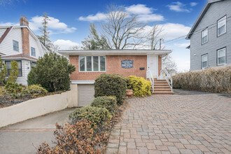107 Nelson Ave, Staten Island, NY à louer Photo intérieure– Image 2 sur 15