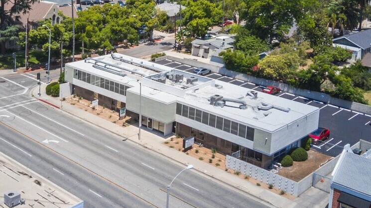 1021 E Walnut St, Pasadena, CA à louer Photo principale– Image 1 sur 33