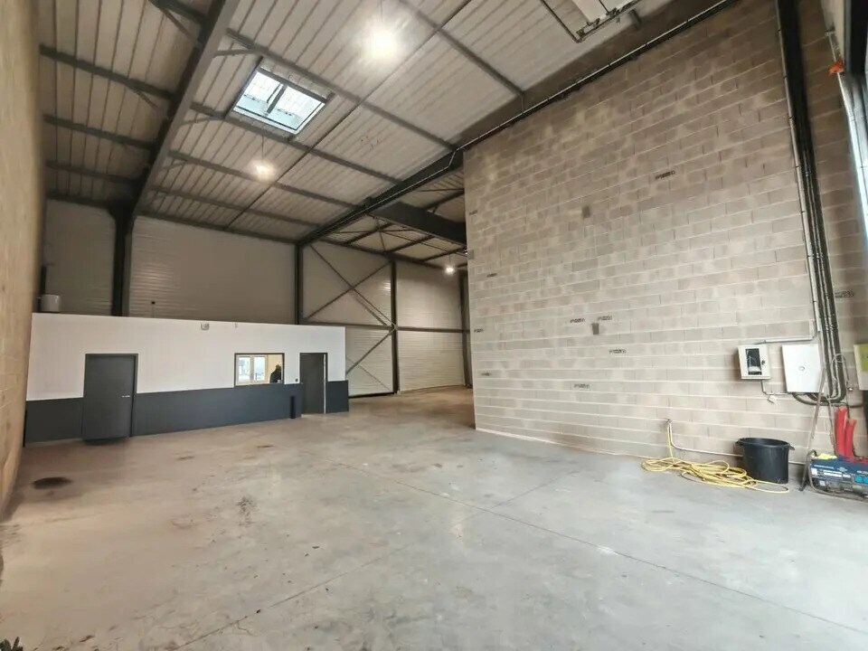 Industriel/Logistique dans Cernay-lès-Reims à vendre Photo intérieure– Image 1 sur 7
