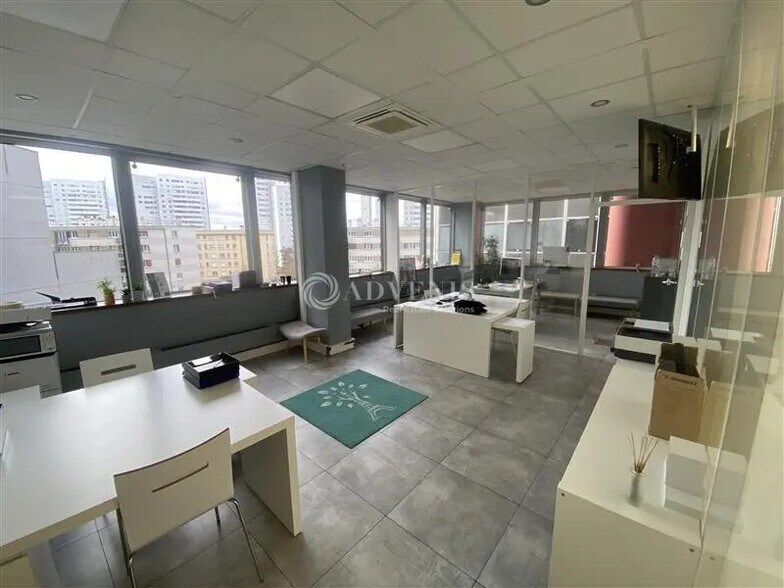 Bureau dans Maisons-Alfort à vendre - Photo de l’immeuble – Image 1 sur 12