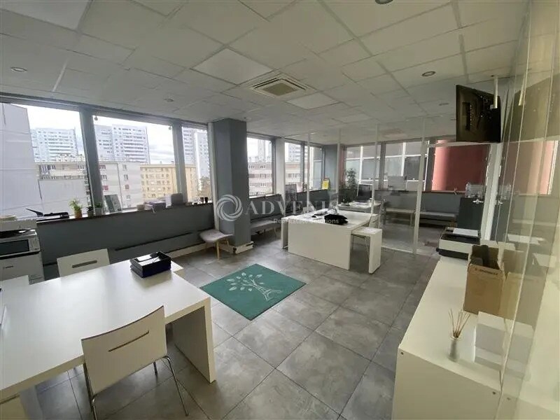 Bureau dans Maisons-Alfort à vendre Photo de l’immeuble– Image 1 sur 13
