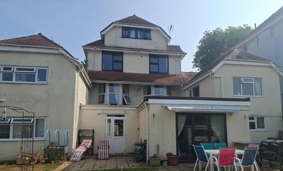 22 Bridge Rd, Torquay à vendre - Photo de l’immeuble – Image 2 sur 7