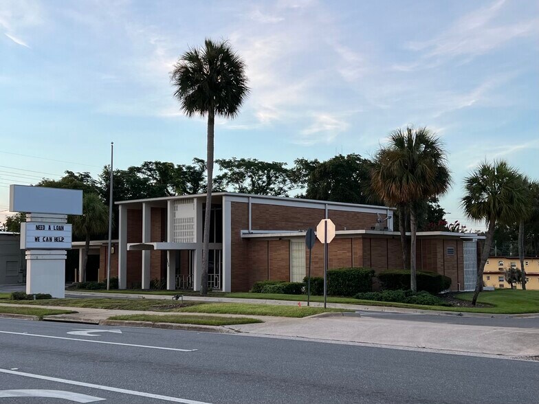 1409 W Main St, Leesburg, FL à louer - Photo de l’immeuble – Image 1 sur 3