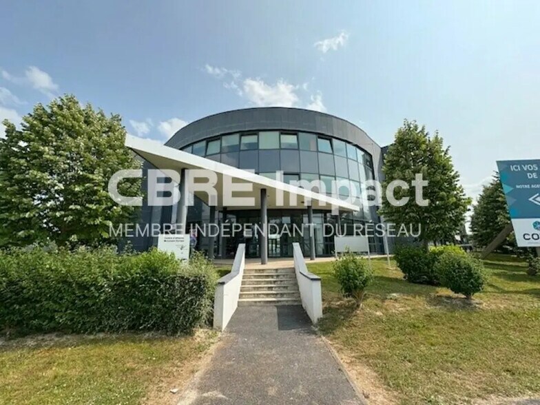 Bureau dans Bezannes à louer - Photo de l’immeuble – Image 1 sur 8