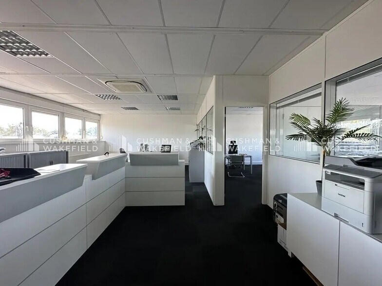 Local d’activités dans Mundolsheim à louer - Photo intérieure – Image 2 sur 8