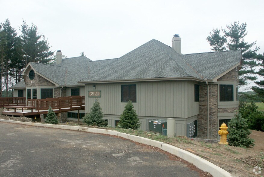3924 Clock Pointe Trl, Stow, OH à louer - Photo de l’immeuble – Image 2 sur 3
