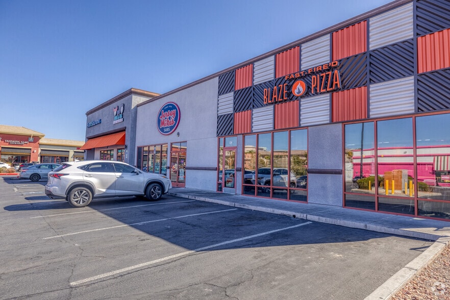 10520 S Eastern Ave, Henderson, NV à louer - Photo de l’immeuble – Image 3 sur 3