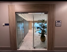 175 SW 7th St, Miami, FL à louer Photo intérieure– Image 1 sur 17