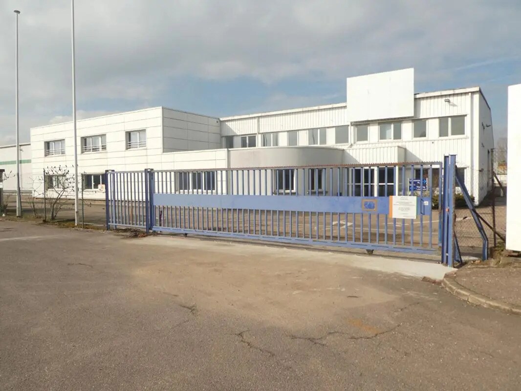 Local d’activités dans Ennery à louer Photo de l’immeuble– Image 1 sur 7