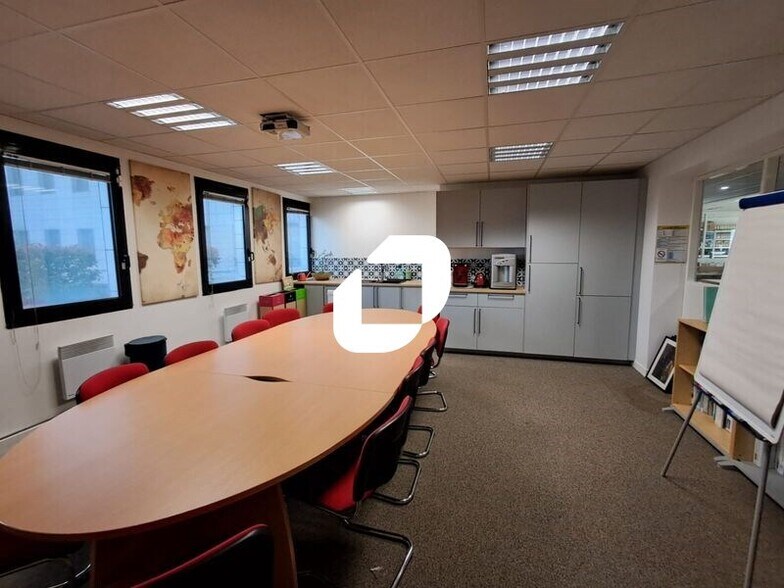 Bureau dans Nanterre à vendre - Photo intérieure – Image 1 sur 17