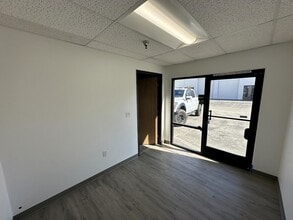 7272 Saturn Dr, Huntington Beach, CA à louer Photo intérieure– Image 2 sur 5