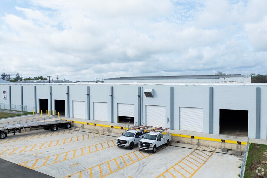 1200 W Martin Luther King Blvd, Plant City, FL à louer - Photo de l’immeuble – Image 1 sur 17