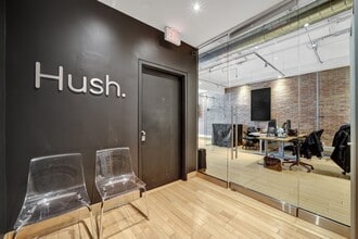 21 Camden St, Toronto, ON à louer Photo de l’immeuble– Image 2 sur 13