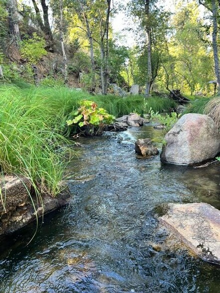 57665 Road 225, North Fork, CA à vendre - Photo de l’immeuble – Image 2 sur 12