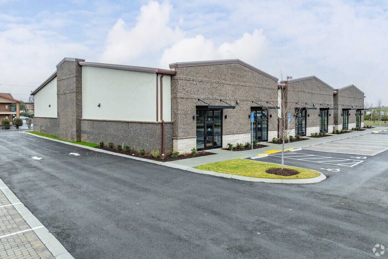 1925 Business Campus Dr, Murfreesboro, TN à louer Photo principale– Image 1 sur 3