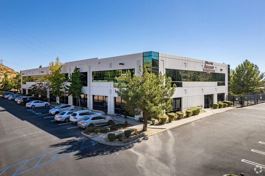 13800 Balboa Blvd, Sylmar, CA à vendre - Photo de l’immeuble – Image 3 sur 15