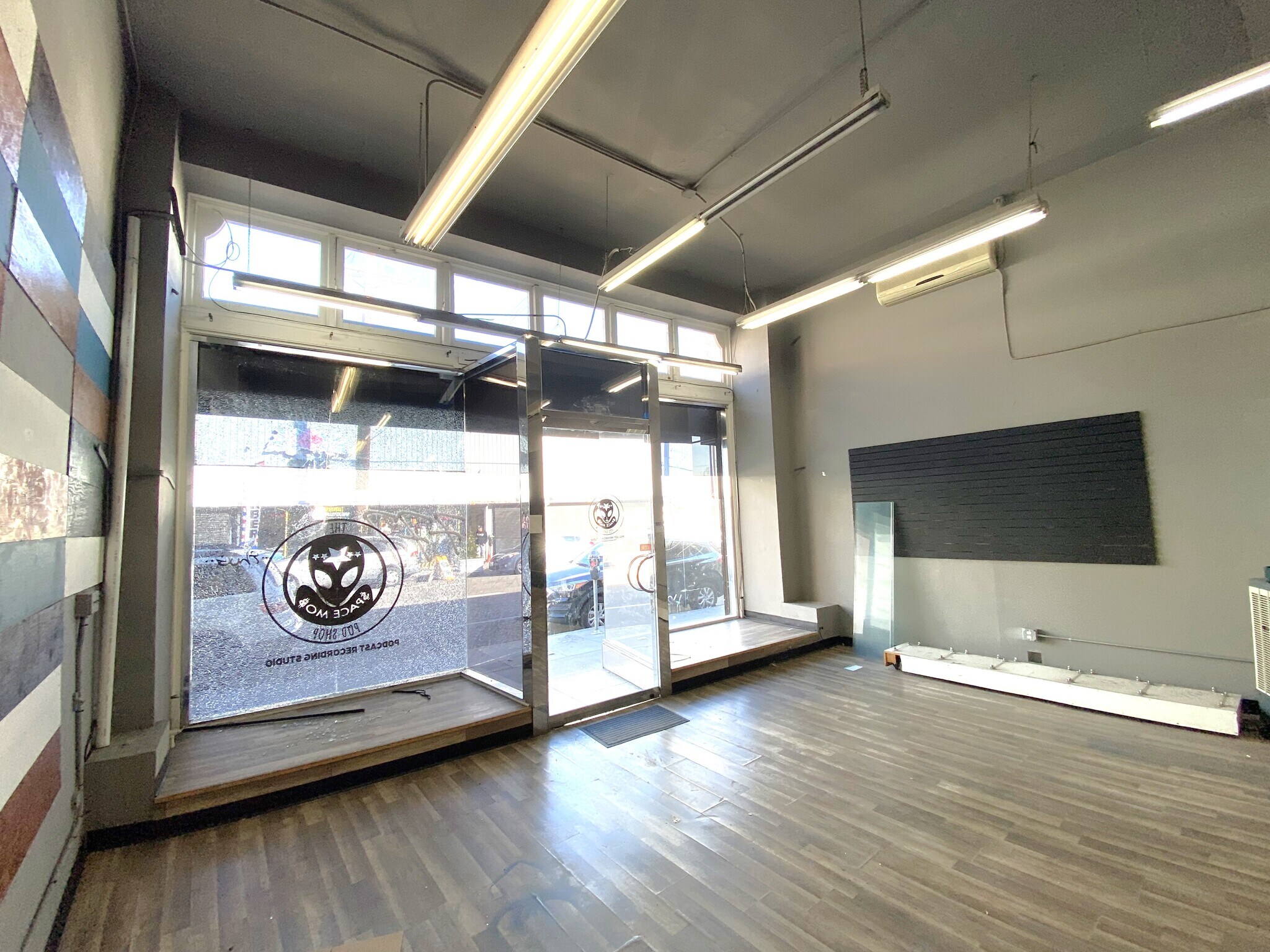 1100-1110 S Main St, Los Angeles, CA à louer Photo principale– Image 1 sur 4