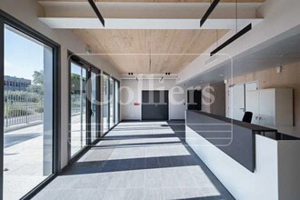 14 Boulevard Pythagore, Vitrolles à louer Photo de l’immeuble– Image 2 sur 15