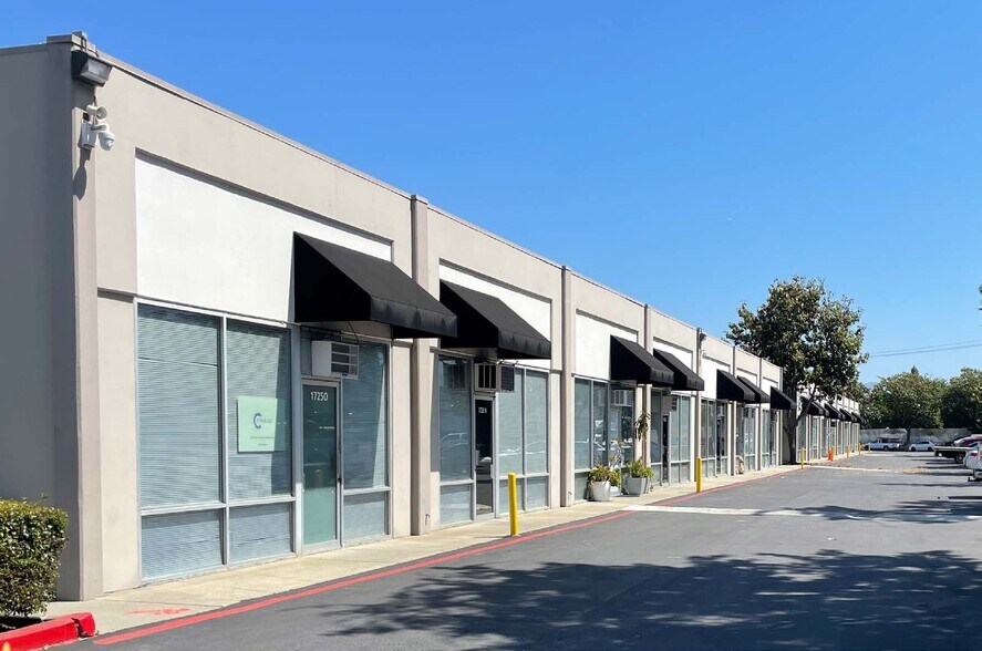 1721-1725 Rogers Ave, San Jose, CA à louer - Photo de l’immeuble – Image 3 sur 3