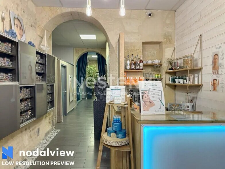 Local commercial dans Bordeaux à louer - Photo de l’immeuble – Image 1 sur 3