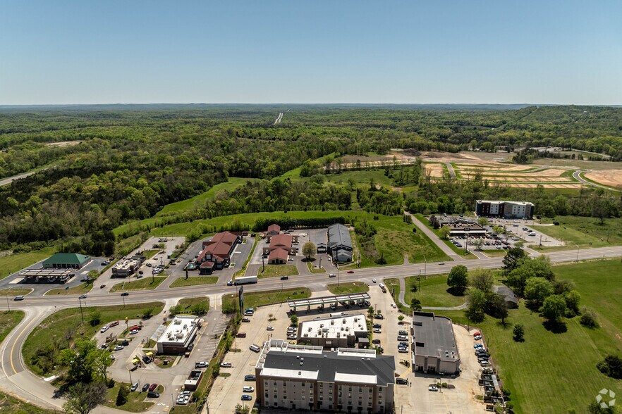 1540 Bear Creek Pike, Columbia, TN à vendre - Photo de l’immeuble – Image 3 sur 17
