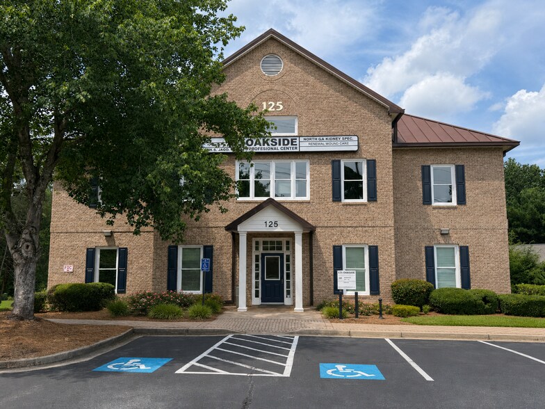 125 Oakside Ct, Canton, GA à louer - Photo de l’immeuble – Image 1 sur 13