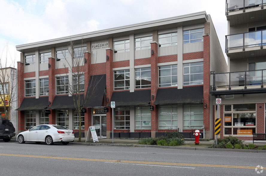 22320 Lougheed Hwy, Maple Ridge, BC à louer - Photo de l’immeuble – Image 3 sur 13