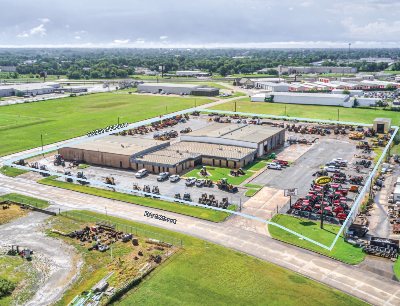 12210 E 1st St, Tulsa, OK à louer Photo principale– Image 1 sur 13