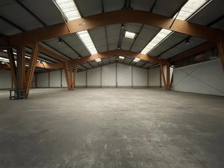 Bureau dans Saint-Jean-de-Braye à louer - Photo de l’immeuble – Image 2 sur 12