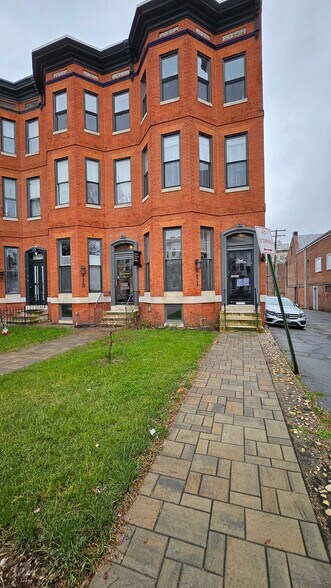 111 E 25th St, Baltimore, MD à louer - Photo de l’immeuble – Image 2 sur 4
