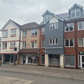 Plus de détails pour 71-77 South St, Bishop's Stortford - Local commercial à louer