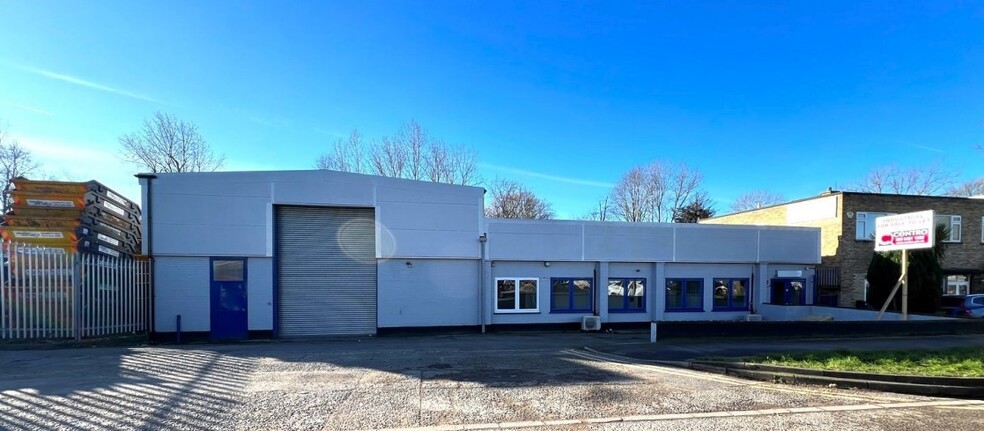 Sandiford Rd, Sutton à louer - Photo principale – Image 1 sur 10