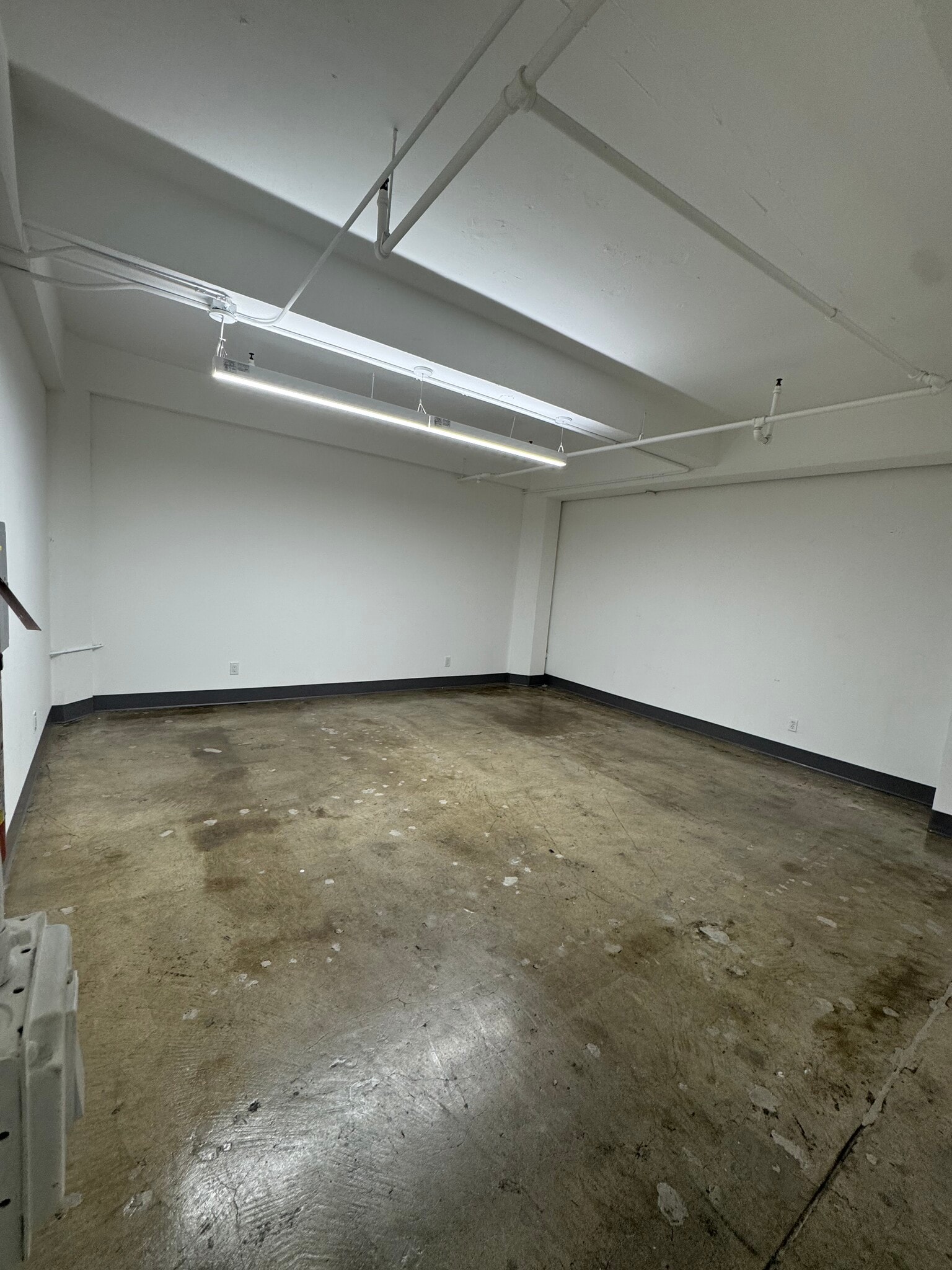 122 E 7th St, Los Angeles, CA à louer Photo intérieure– Image 1 sur 2