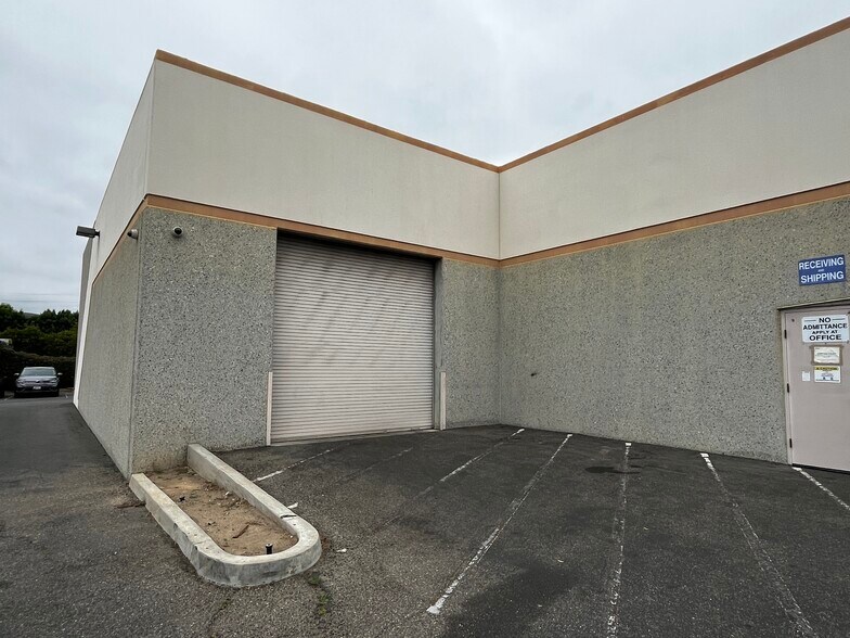 5390 Kazuko Ct, Moorpark, CA à vendre - Photo de l’immeuble – Image 2 sur 5