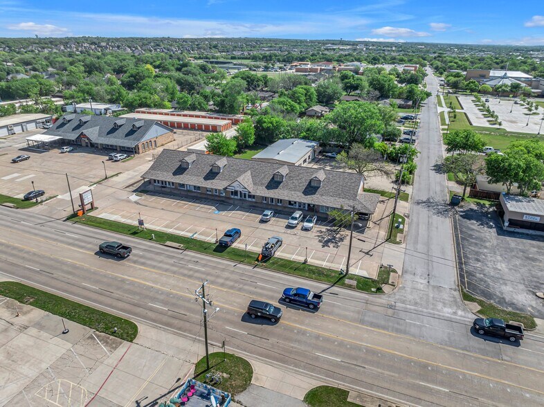 310 N Main St, Keller, TX à vendre - Photo de l’immeuble – Image 3 sur 5